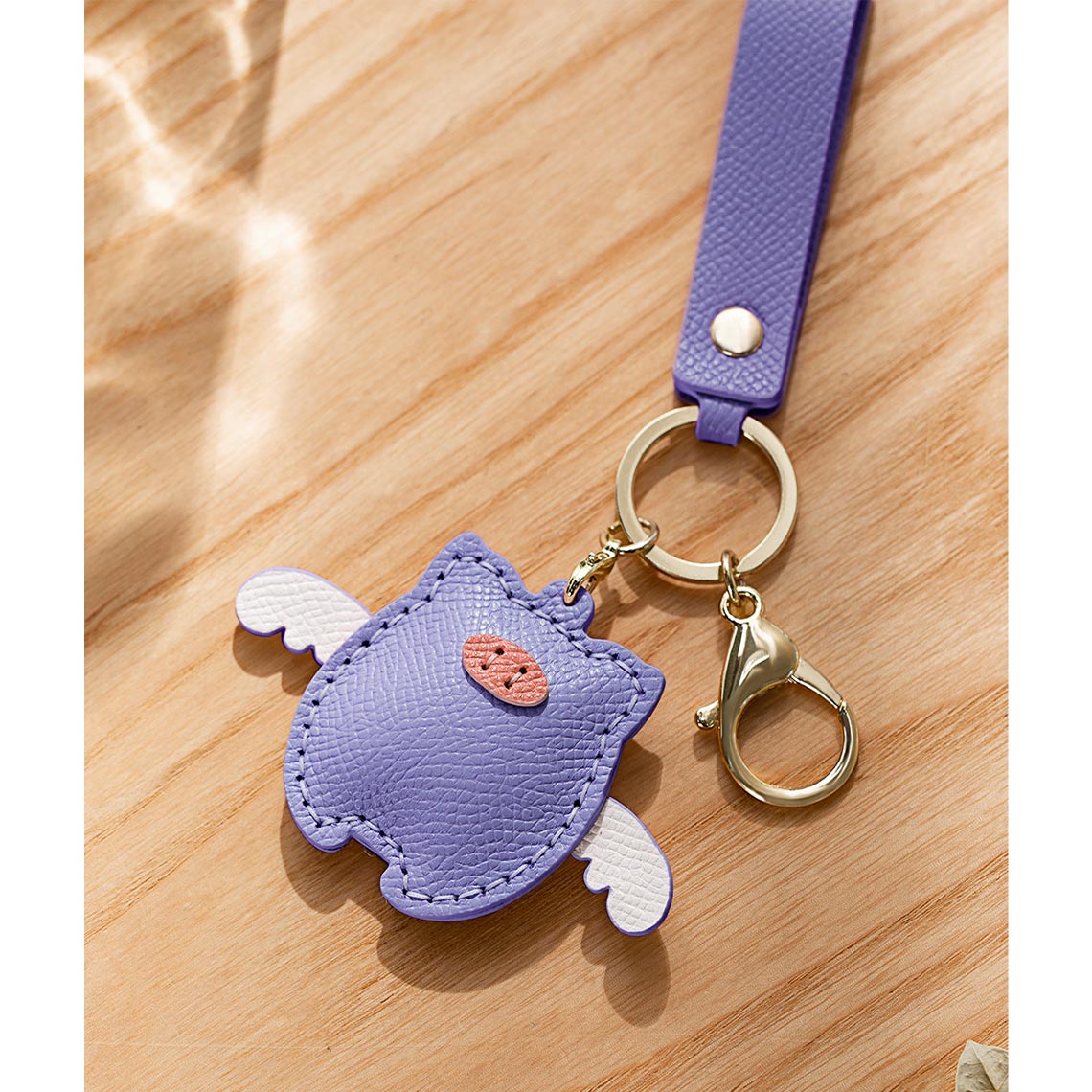 G8activist® Leather Flying Pig Keychain DIY Kit - Image 6